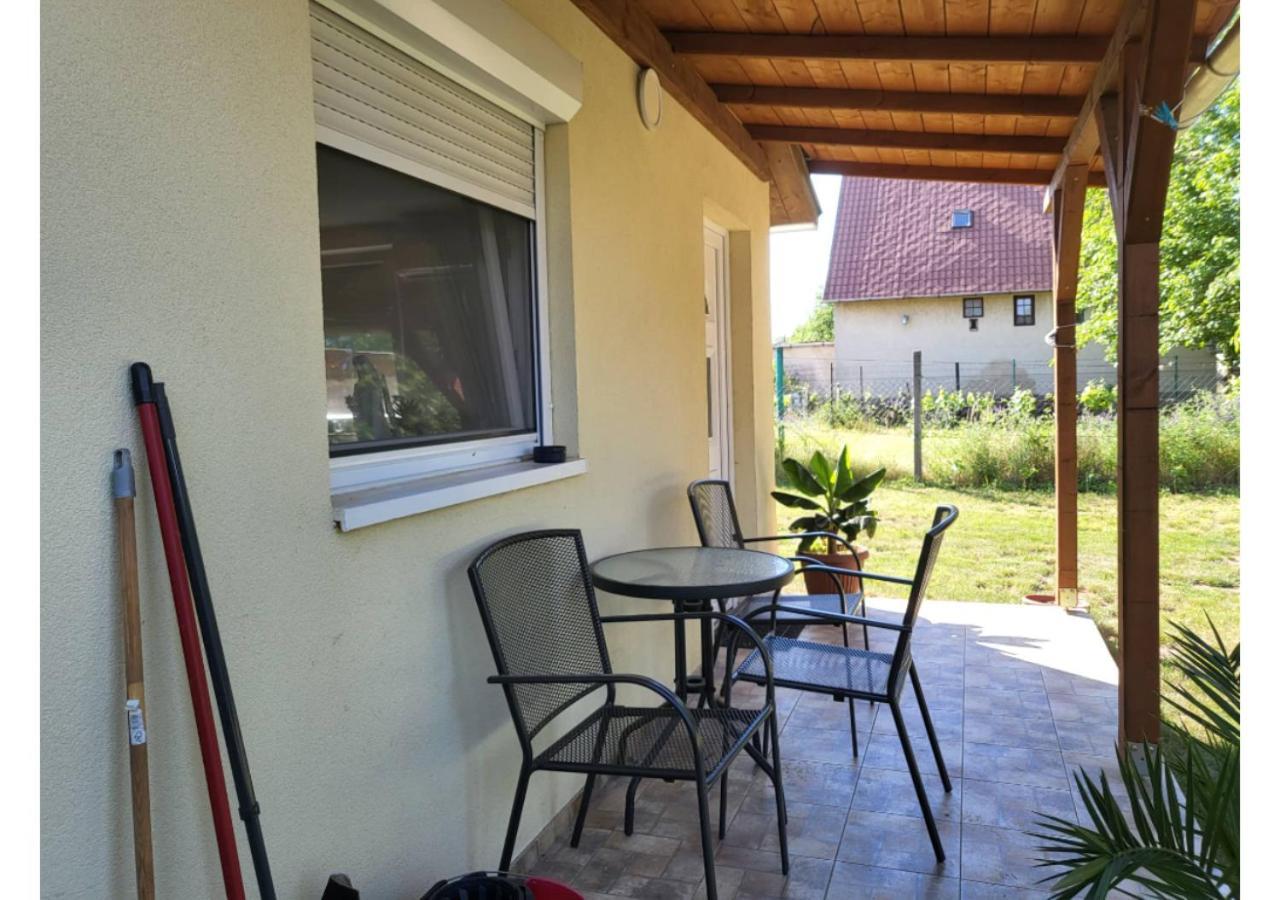 Forras Vendeghaz Apartment Tata Exterior photo